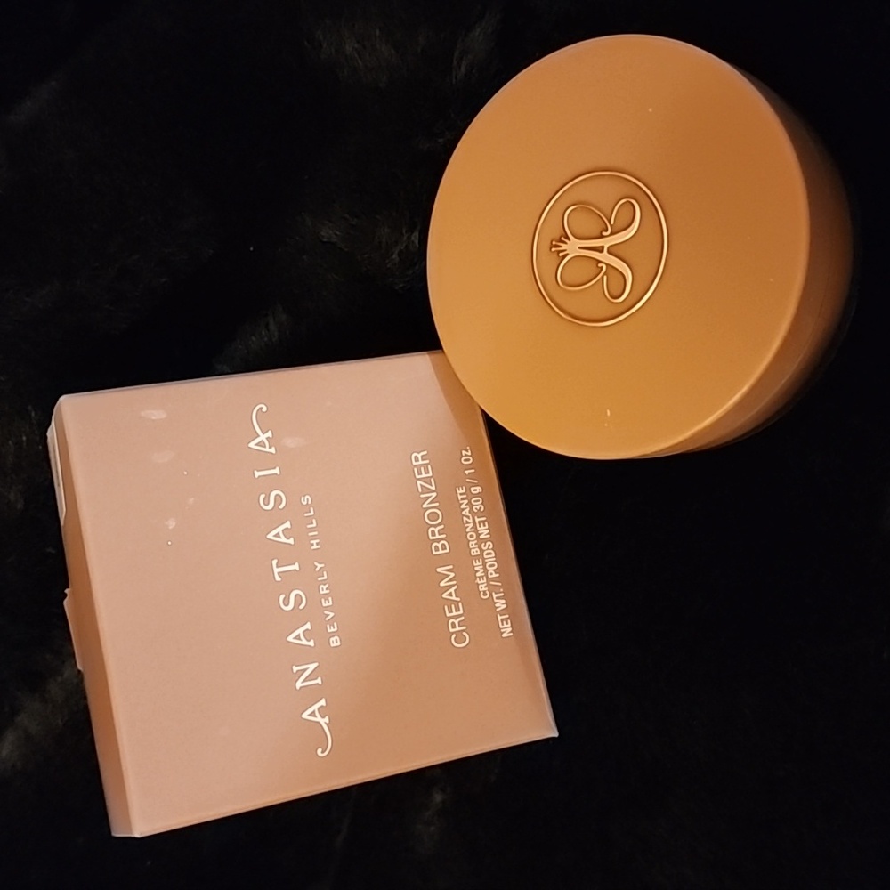 Anastasia Creme Bronzer In Ambet